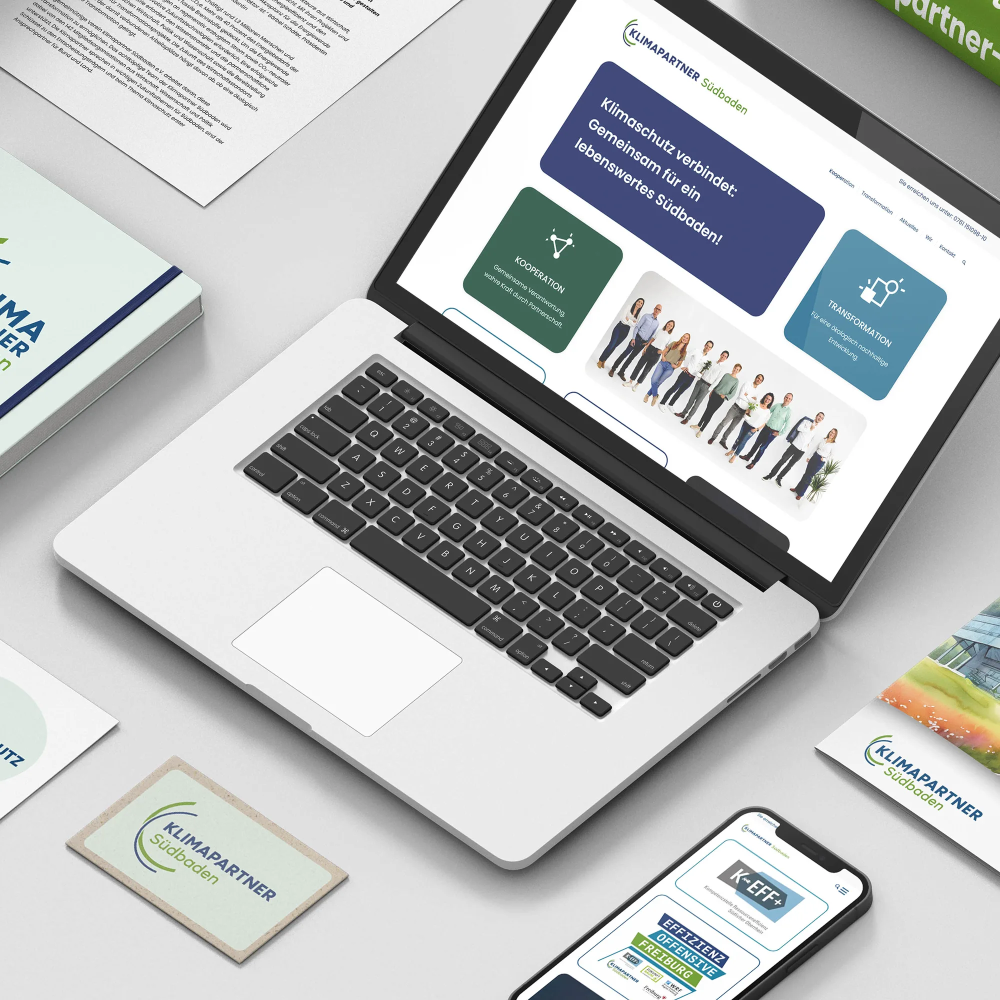 Nahaufnahme von Branding-Materialien der Klimapartner Südbaden